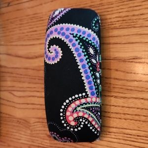 Vera Bradley hinged hard eyeglass case. Retired pattern, Parisienne Paisley 2015